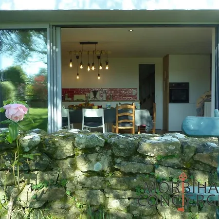 Belle Longere En Campagne A Baden Holiday home *